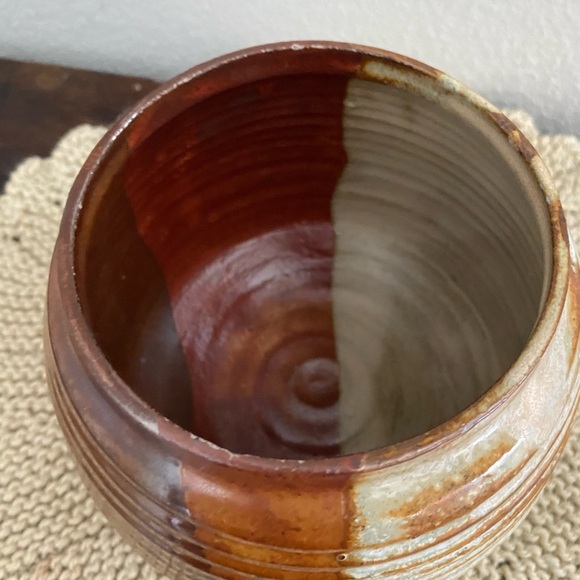 Handmade Studio Art Pottery Planter Pot Heavy Pottery Pot Ribbed Belly Pot - Picture 4 of 7